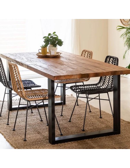 Mesa Dámasa elegante y robusta