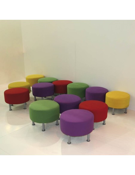 Instalación Puff Pétalo fabricado en tela 2